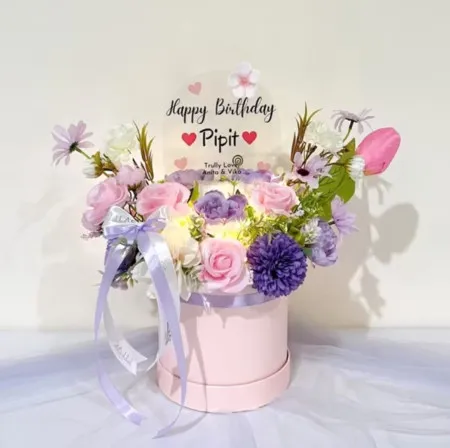 Bloom Box Akrilik Ucapan Ulang Tahun Buton Tengah